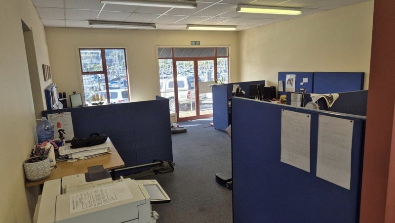 Waterfront Offices64360981080706111