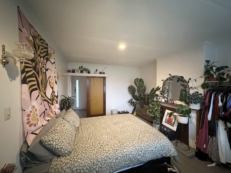 One Tree Hill, 4 bedrooms64298540851458112