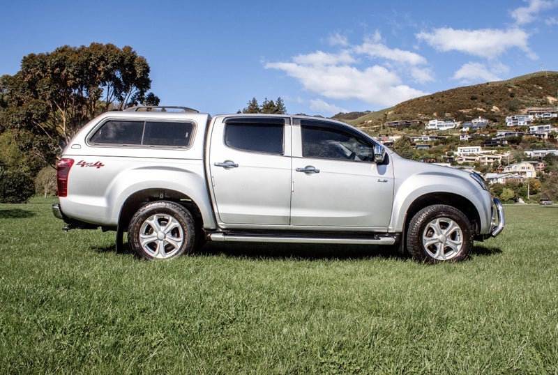 2016 Isuzu D-Max LS DC 3.0D/4WD/5AT64053647183489111