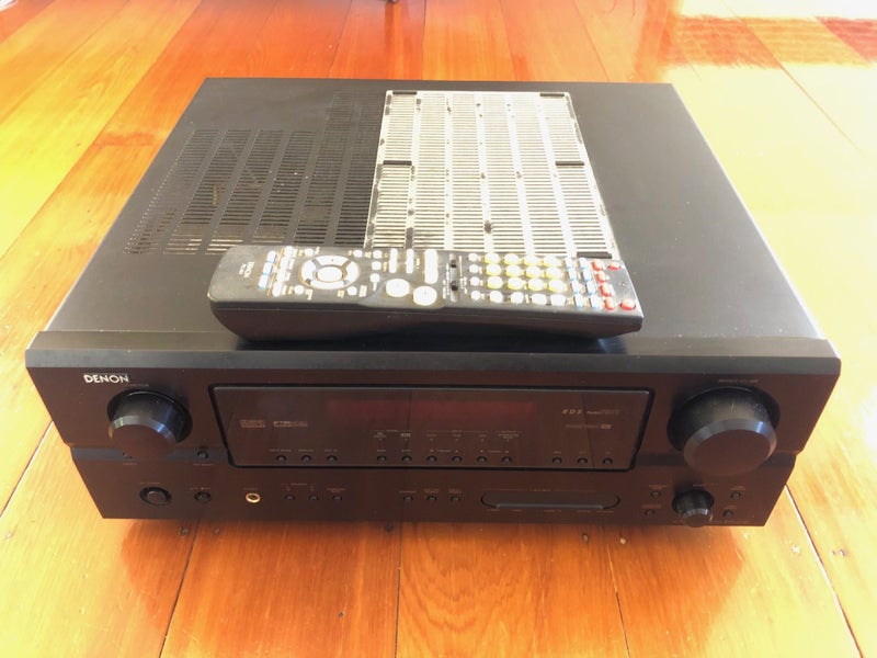Panasonic PT-AE900E Multi Media LCD Projector plus freebies63898901107970113
