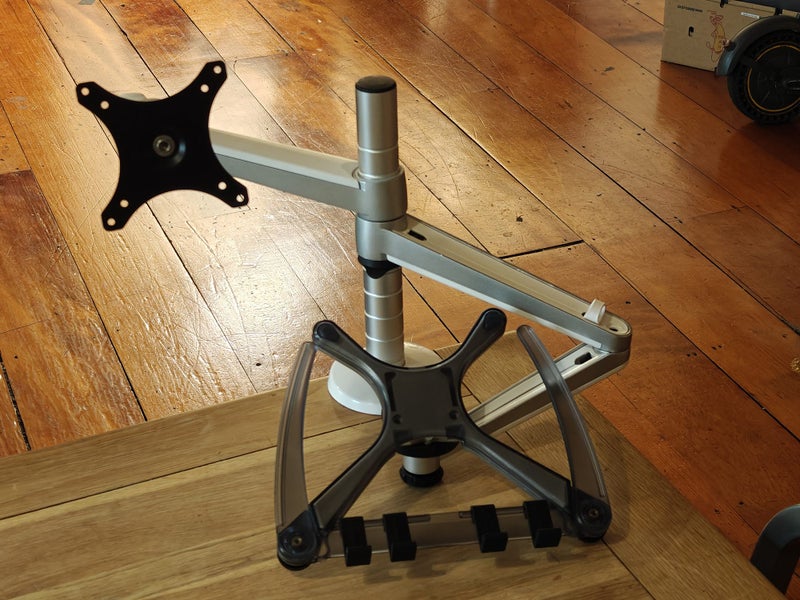 Laptop/Monitor Mount Carousel 1