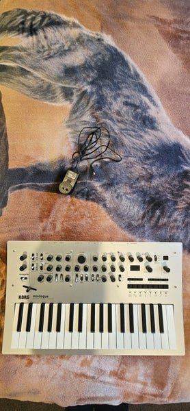 KORG minilogue synthesizer Carousel 3