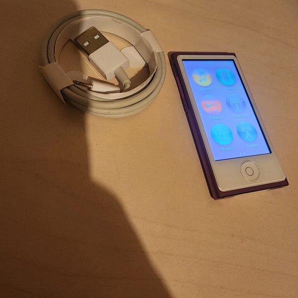 Apple iPod Nano 16GB 7th Gen Carousel 1
