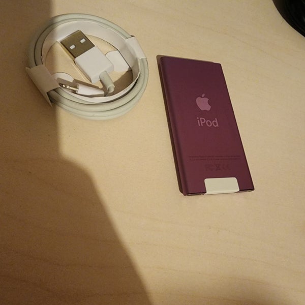 Apple iPod Nano 16GB 7th Gen Carousel 2