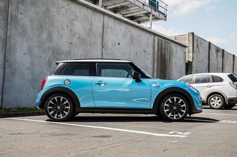 2015 MINI Cooper S 2.063906264754691113