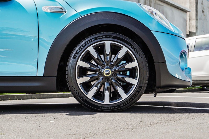 2015 MINI Cooper S 2.063906264754691114