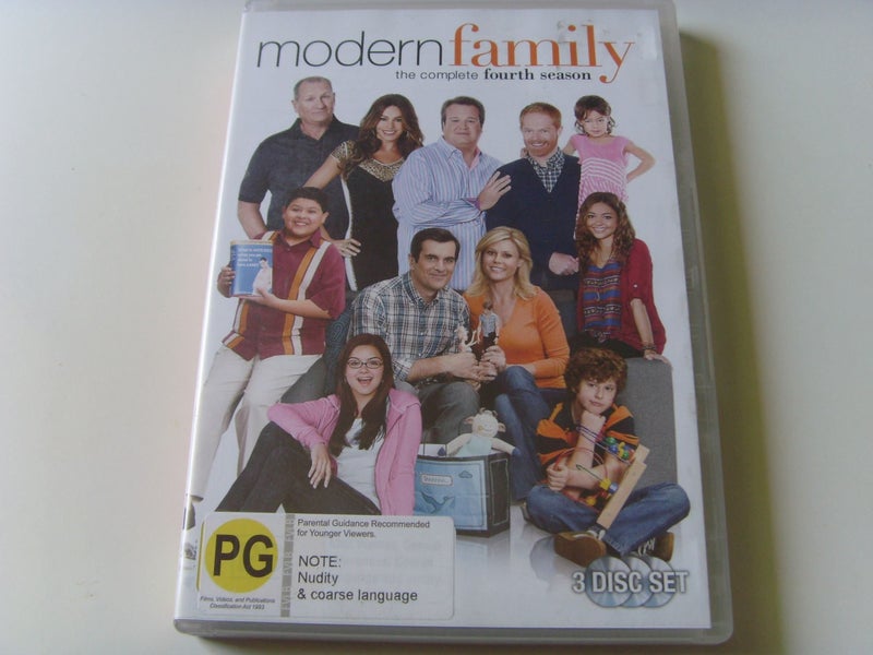 Modern Family - The Complete Fourth Series 3 Disc Set Region 4 NZ