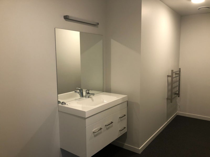 Cromwell, 2 bedrooms64393381722113114