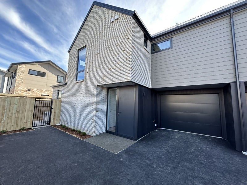 Image 1 of 20