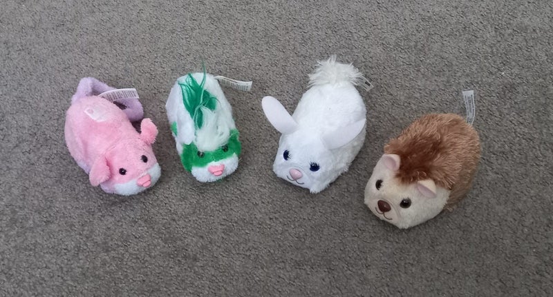 Zhu Zhu Pets / FurReal Friends & Accessories Carousel 2