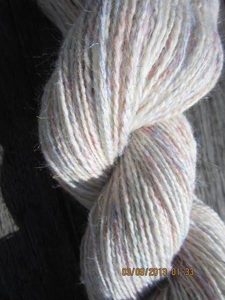 200gms "White" Corrie Fizz - Wool/Llama/Rayon Carousel 3