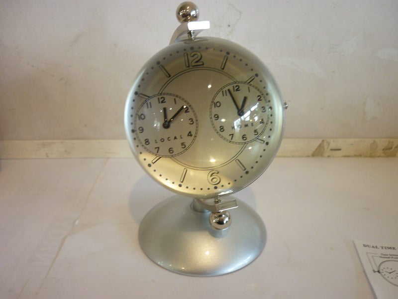 MAGNIFYING DUAL TIME CLOCK. BOXED / NEW BATT OPERATED Carousel 1