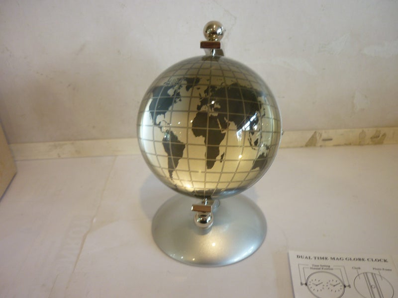 MAGNIFYING DUAL TIME CLOCK. BOXED / NEW BATT OPERATED Carousel 2