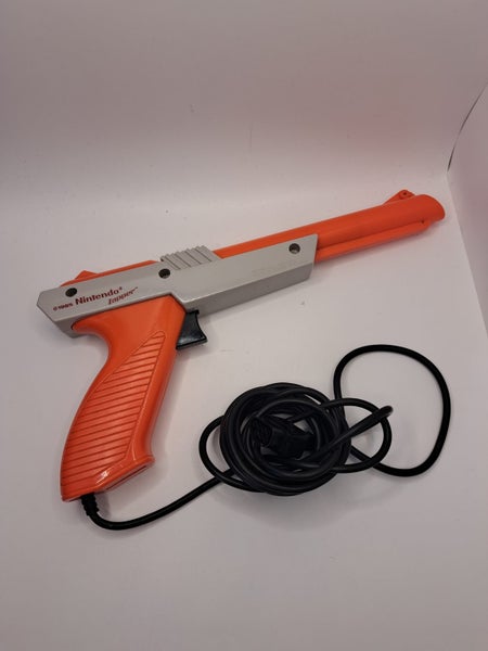 * Genuine OEM Nintendo NES Orange Zapper NES-005 * Carousel 2