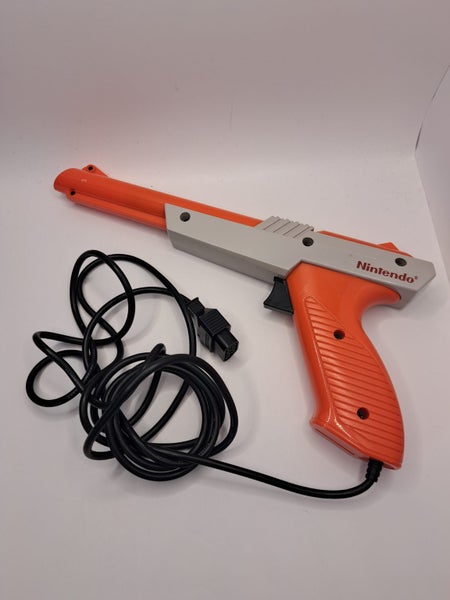 * Genuine OEM Nintendo NES Orange Zapper NES-005 * Carousel 1