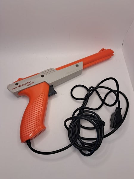 * Genuine OEM Nintendo NES Orange Zapper NES-005 * Carousel 2