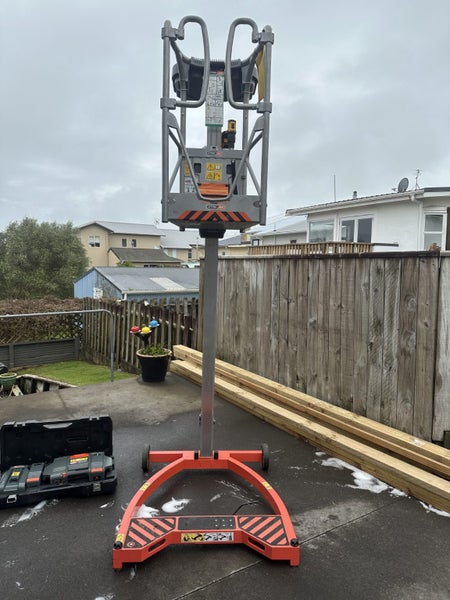 JLG Liftpod FS80 Carousel 1