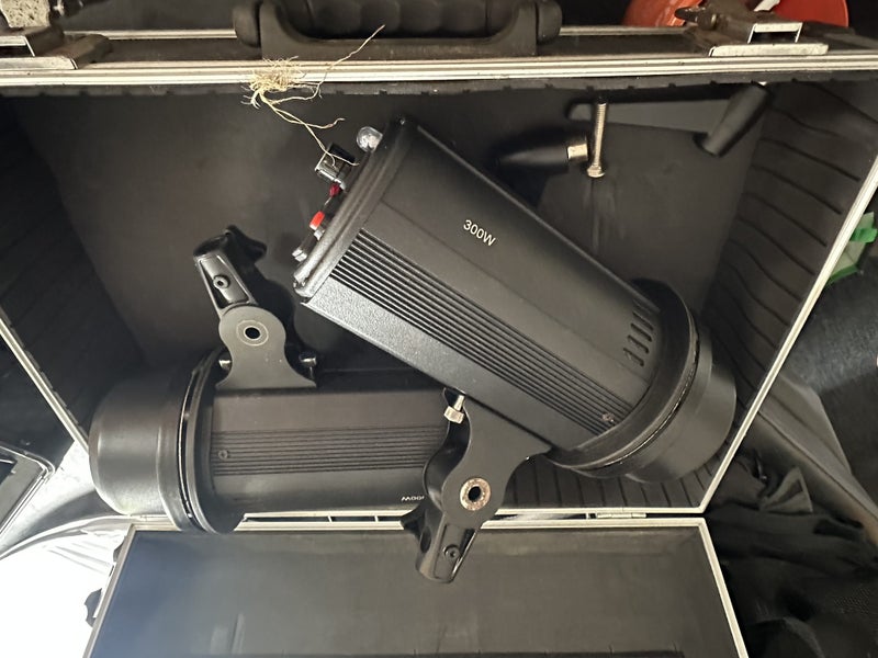 Photography Lighting and Misc Items63908479006594112