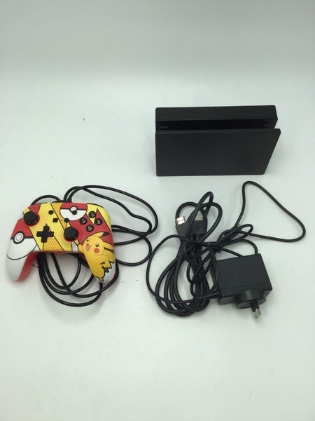 * Red / Blue Nintendo Switch V1 Console w/ Case & Extra Controller! * Carousel 4