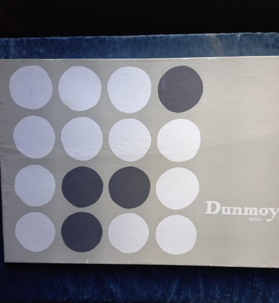 Vintage Irish Made LinenTablecloth and Napkins by Dunmoy Home Textiles Carousel 2