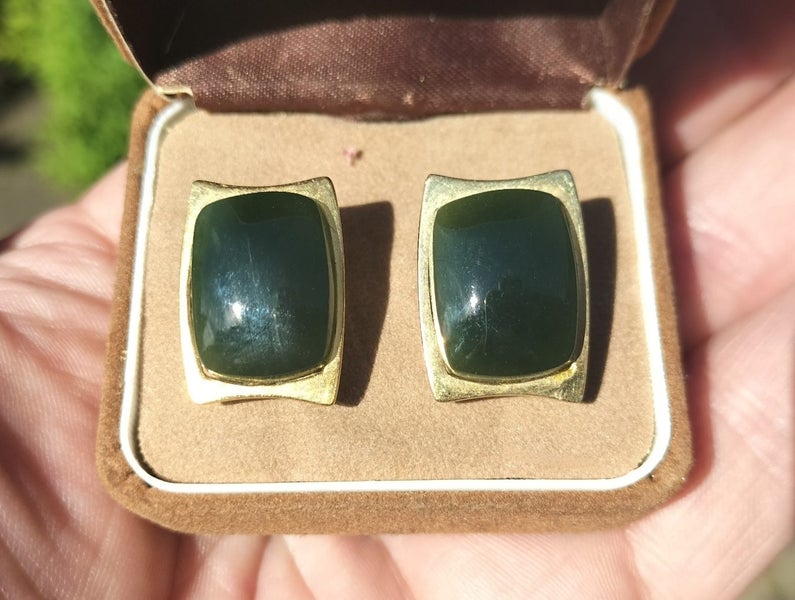 Vintage 9ct Gold & Greenstone Cuff Links - 10 Grams Carousel 1