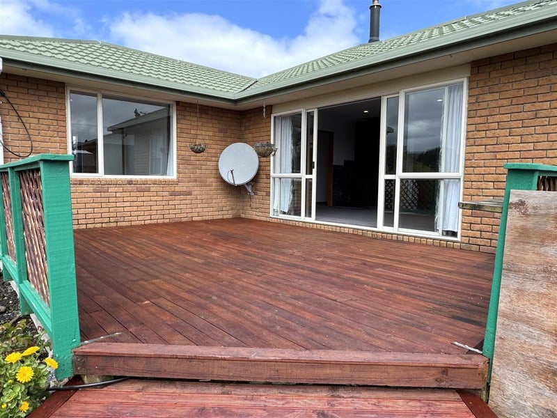 Image 2 of 23