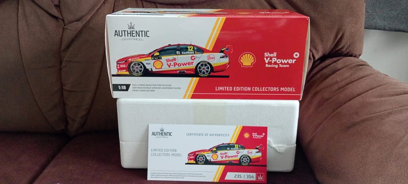 Fabian Coulthard Shell V Power/DJRTP #12 Ford FGX Falcon 1/18 Carousel 2