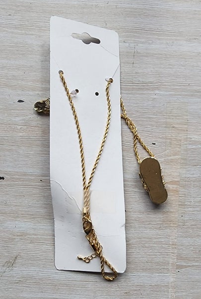 GOLD TONE & PAUA JANDALS PENDANT 5CM AND EARRING 2CM ON A 50CM TWISTED CHAIN Carousel 3