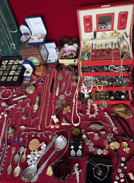 Estate hoard huge lot of Jewellery Sterling Silver, Coins, Stamps, Watches, Gems Carousel 20