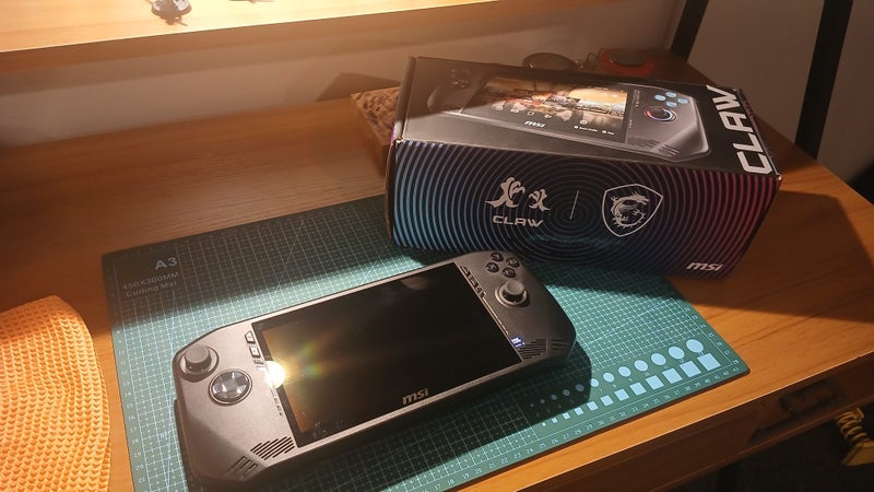 MSI Claw a1m-gaming handheld Carousel 1