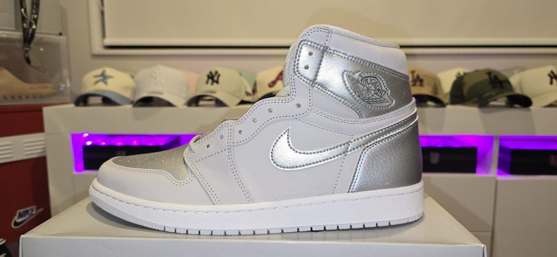 Jordan 1 High OG CO-JP Metallic Silver Size 12 DS Carousel 2