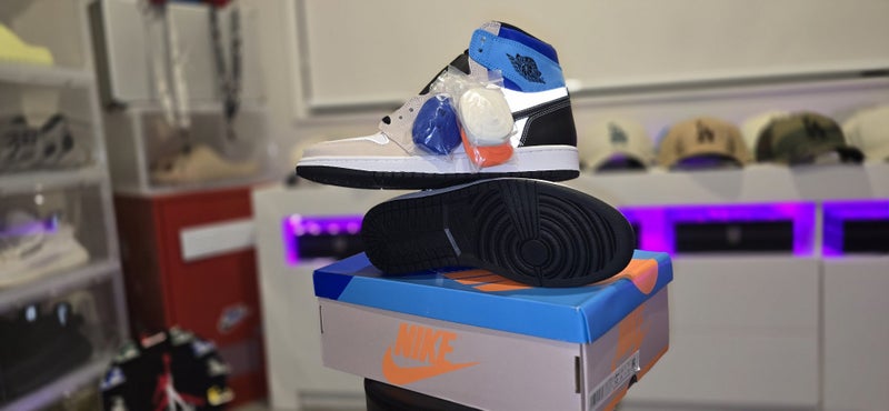 Jordan 1 High OG Prototype Size 12 DS Brand New Carousel 1