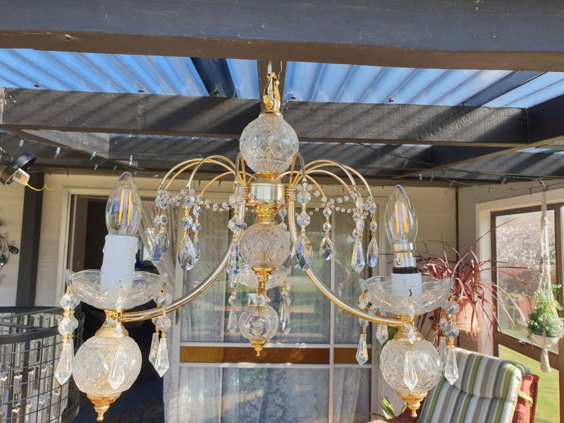 Chandelier Carousel 1