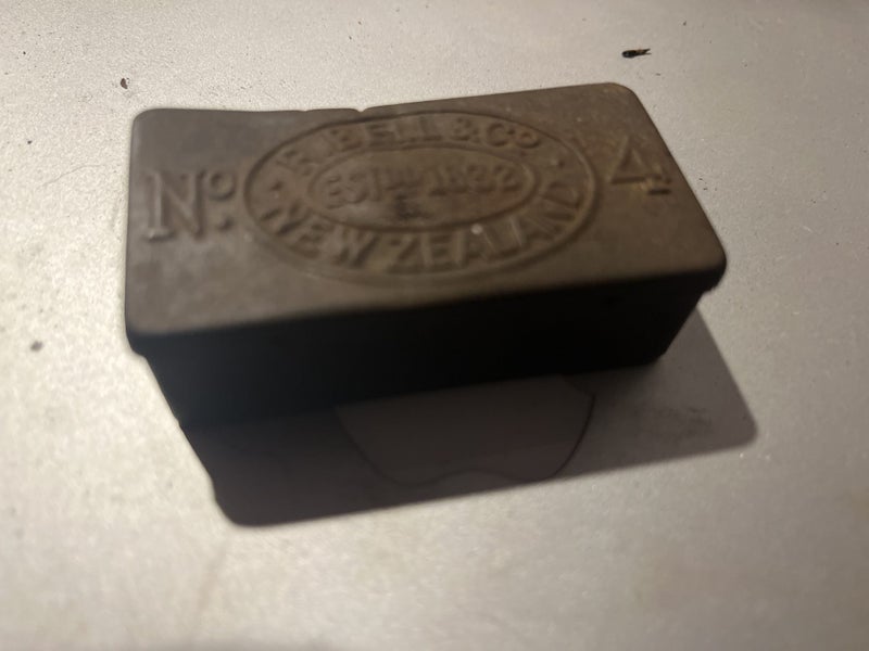NEW ZEALAND R.BELL&CO. 1832 NO 4 MATCH TIN ERLY 1900s Carousel 1