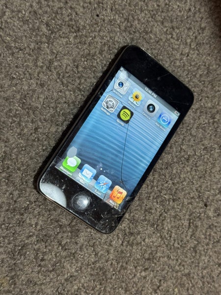 iPod A1367 8GB Carousel 1