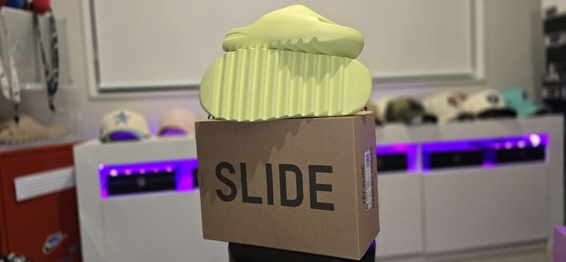 Yeezy Slide Green Glow GXHQ6447 Restock Mens US13 DS Brand New Carousel 1