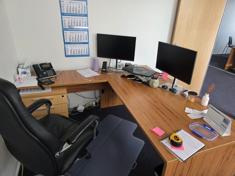 Office Furniture - Bulk lot as detailed Carousel 14