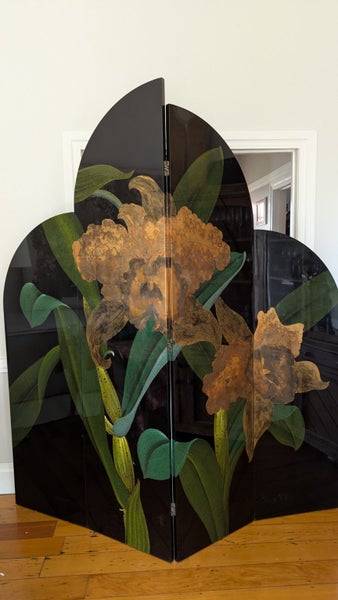 Foldable screen - Stunning64027657643395112