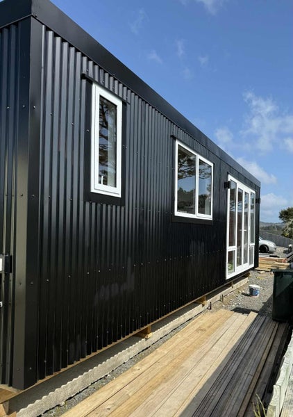 9m X 3m 1 bedroom self contained cabin Carousel 1