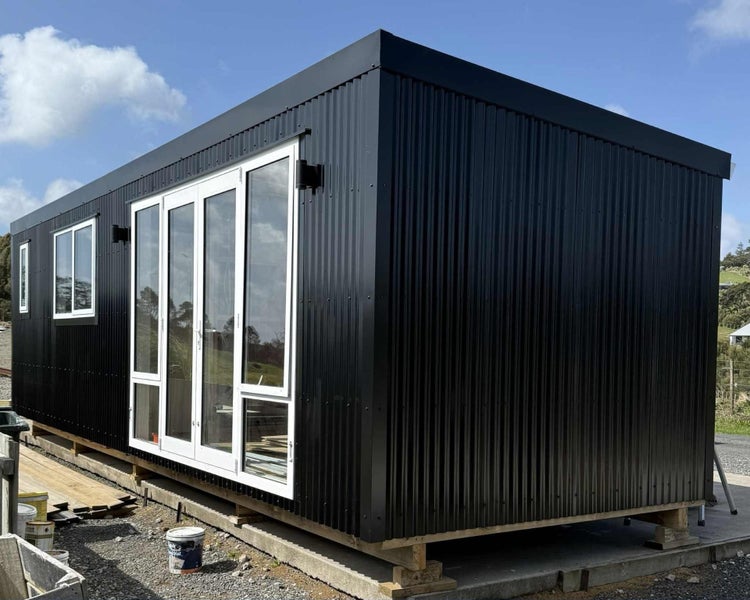 9m X 3m 1 bedroom self contained cabin Carousel 2