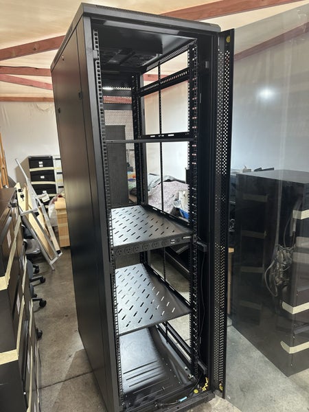 Dynamix RSR42-6X10 42RU Server Cabinet Carousel 2