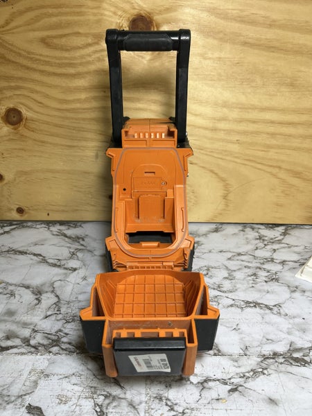 AEG Bluetooth 18V Jobsite Radio BRFMB18 Carousel 6