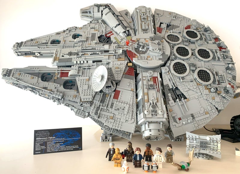 LEGO Millenium Falcon 75192 Ultimate Collector's Edition (+lighting kit & stand)63917846135298110