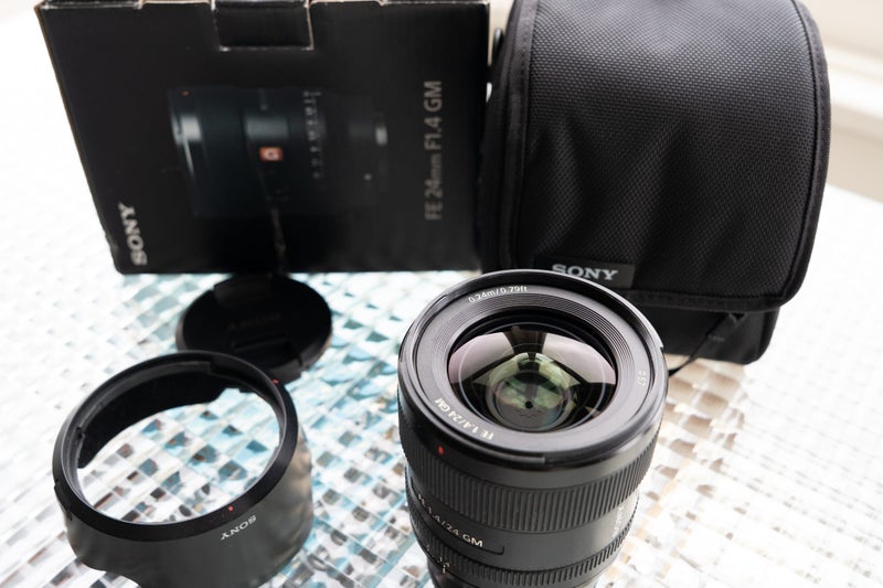 Sony FE 24mm f/1.4 GM G Master Lens – Pristine, Box, Pouch & Hood63917703178243110