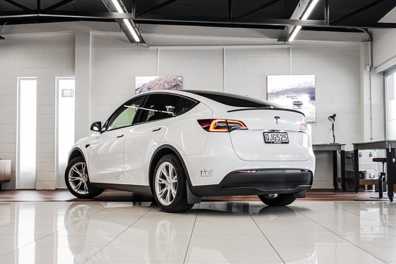 2024 Tesla Model Y Rear Wheel Drive 60K63917847076354112