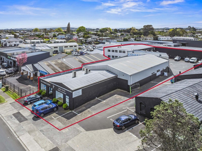 Image 1 of 20