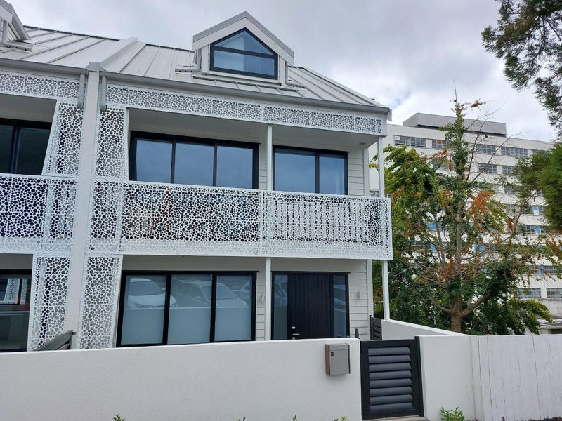 Image 1 of 20