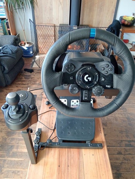 Logitech G923 racing simulator Carousel 1