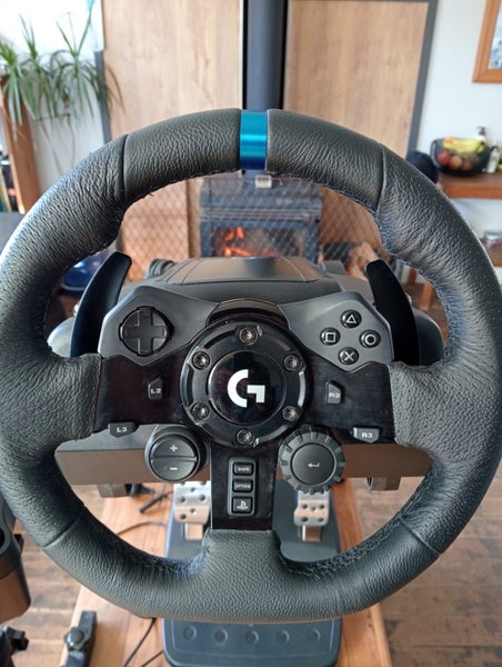 Logitech G923 racing simulator Carousel 2