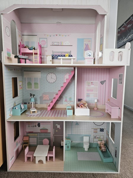 Doll House + Furniture Carousel 1